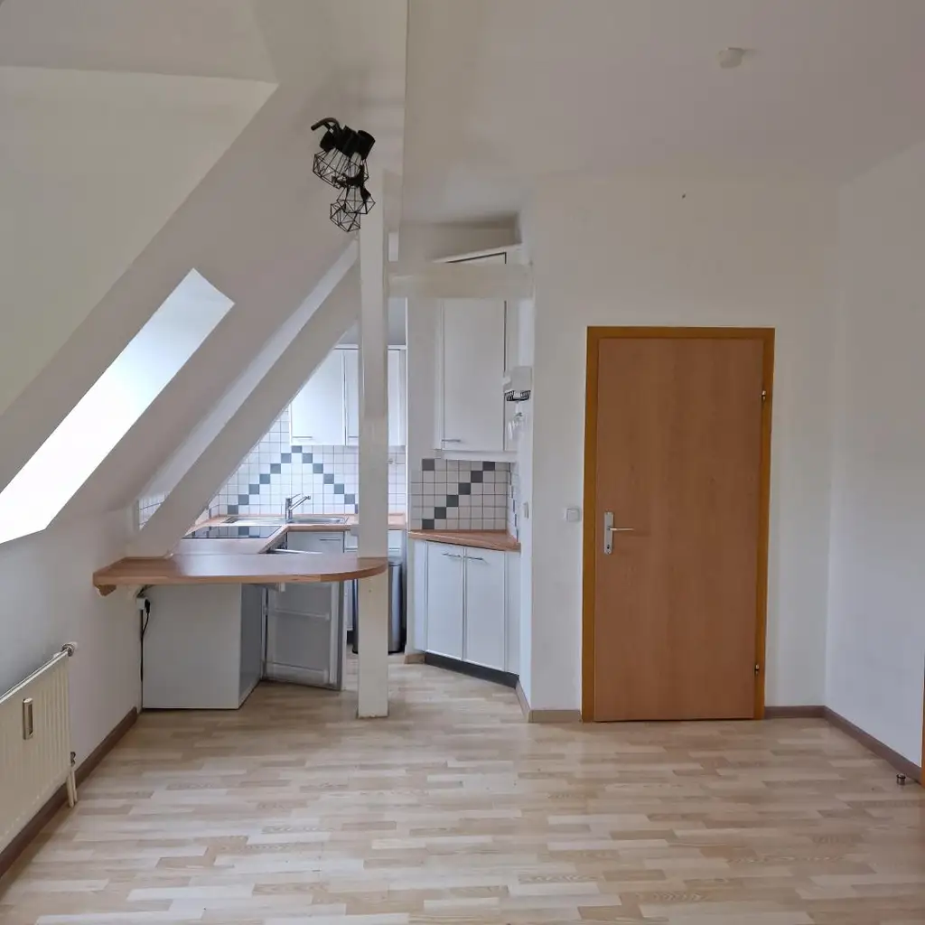 2,5-Zimmer-Dachgeschoßwohnung