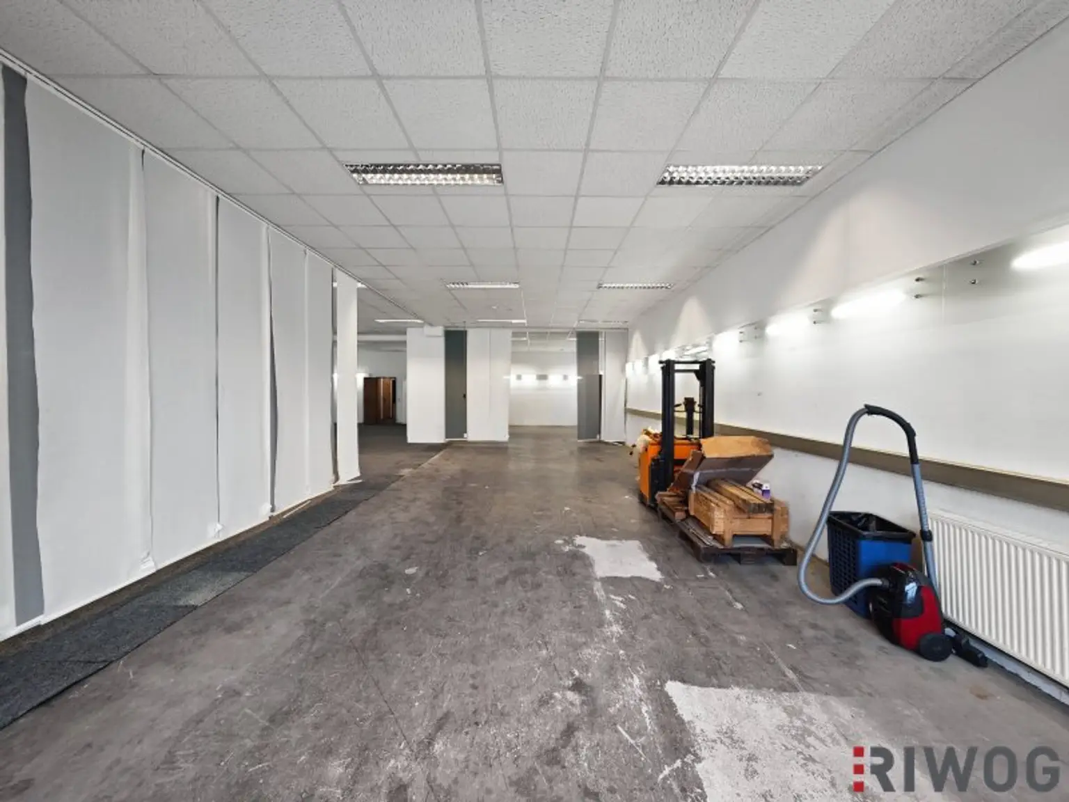 211m² Geschäftslokal/Büro-Lager Kombination mit ebenerdiger Zufahrt | Ladezone direkt vorm Lokal