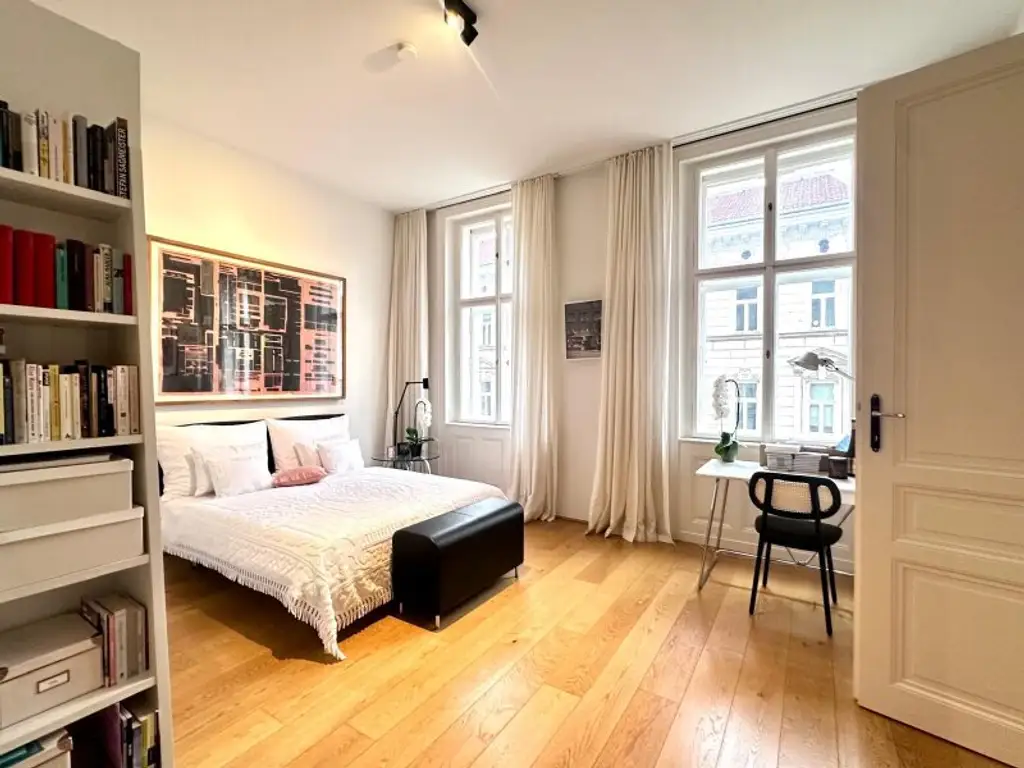 Modern revitalisiertes Altbaujuwel mit Balkon und Grünblick