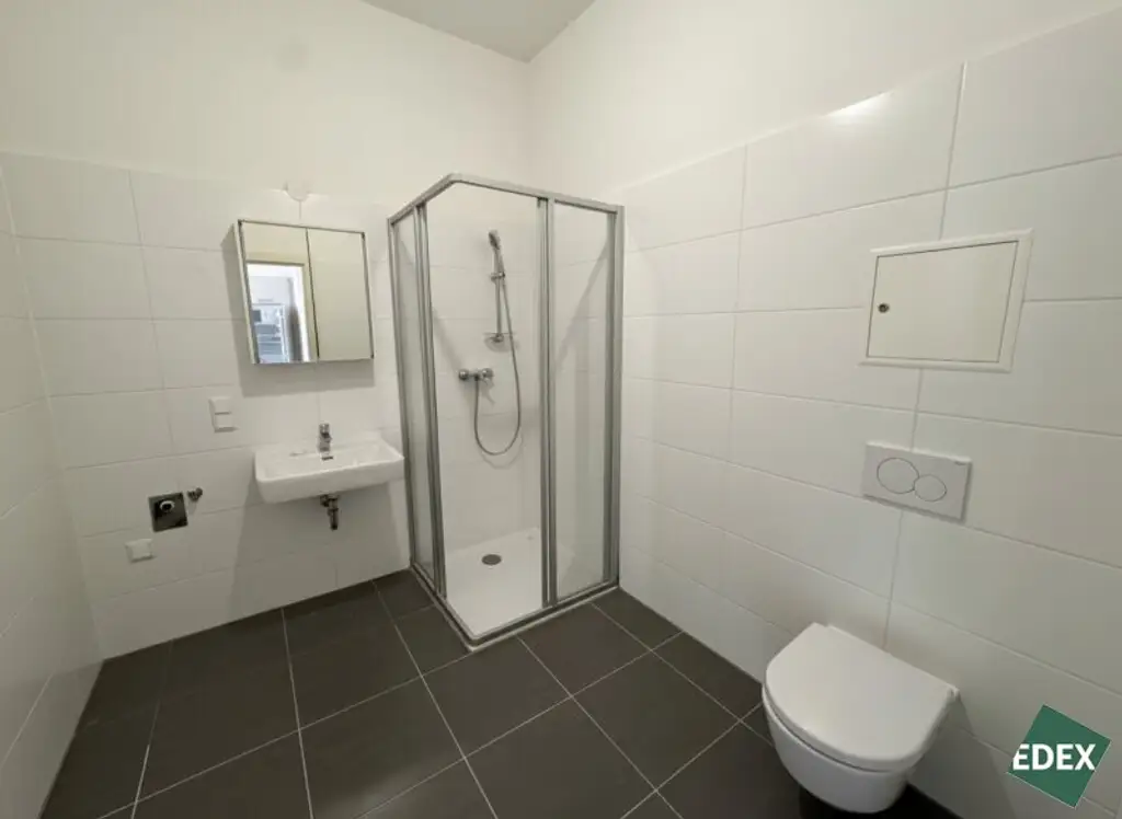 Ab sofort: Moderne 2-Zimmer-Wohnung mit Terrasse und Garten nahe U1