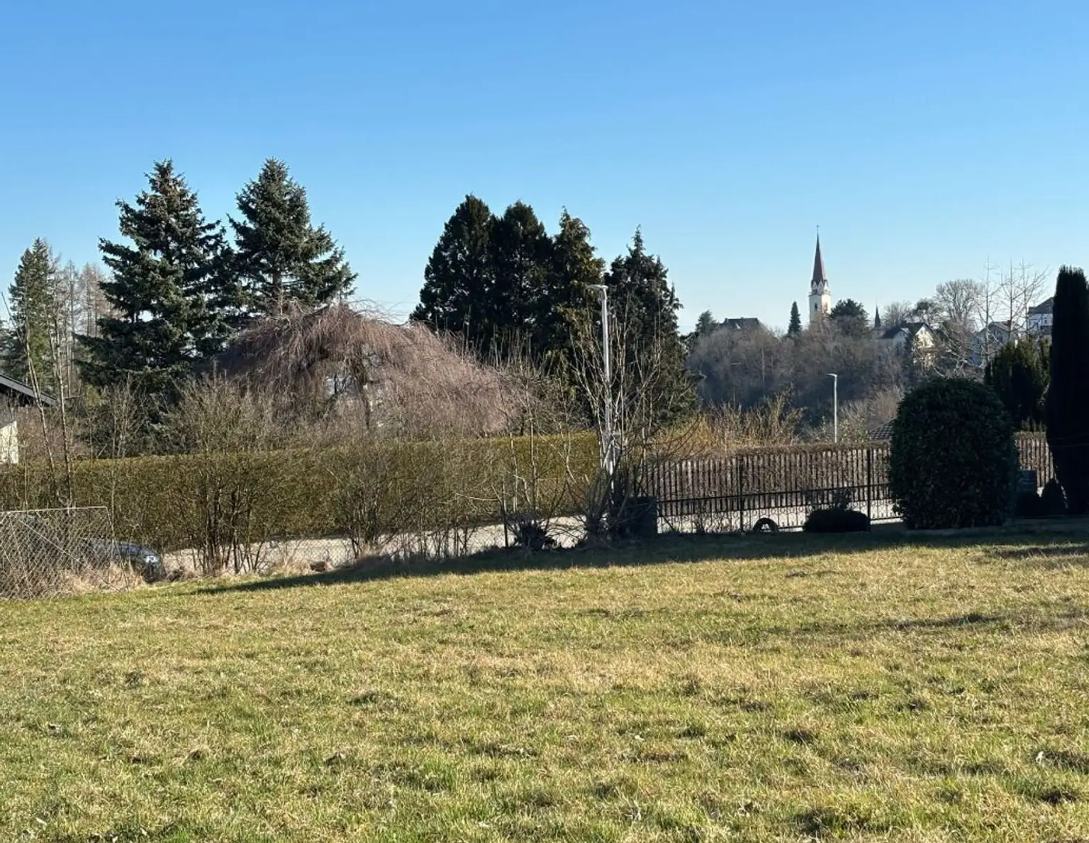 Sonniges Grundstück in sehr guter Lage