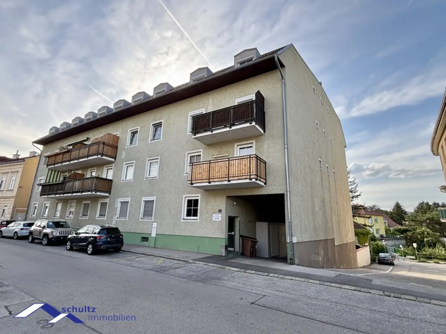 Super 3-Zimmer-Dachgeschosswohnung im Zentrum von Guntramsdorf zu mieten! Überdachter Parkplatz inklusive!