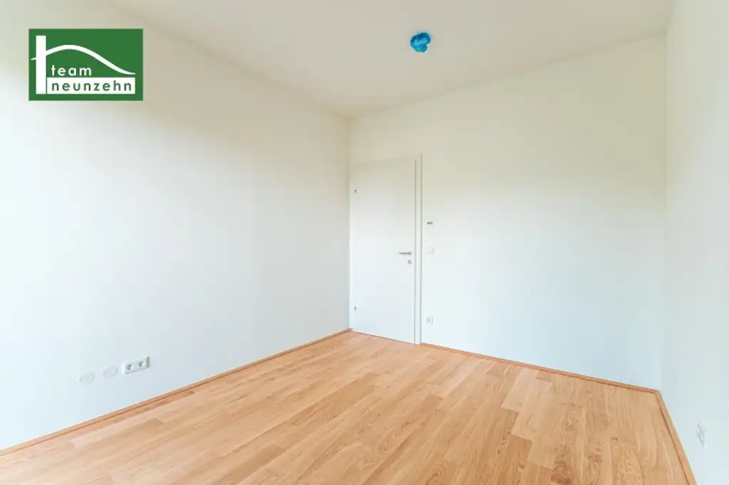 Alles was man sich wünscht – kostengünstige Heizung/“Kühlung“ über Erdwärme, PV-Anlage, weitläufige Grünflächen
