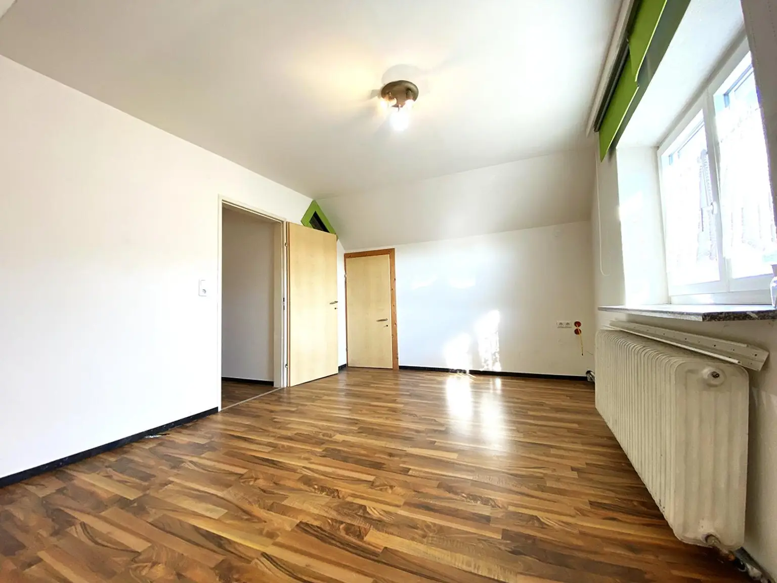SANIERTE WOHLFÜHLOASE!       Haus in sonniger, ruhiger Lage | Berndorf