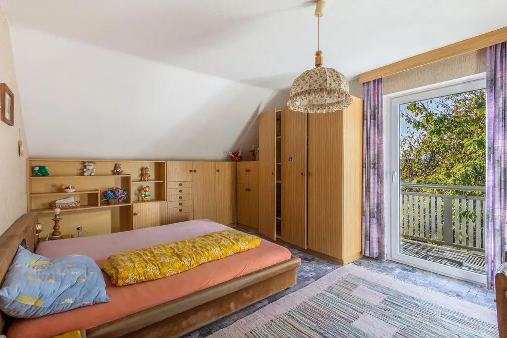 Ein- Zweifamilienhaus mit traumhaften Mittagskogelblick