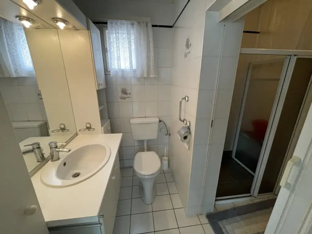 SEHR GEPFLEGTES EINFAMILIEN-HAUS MIT SCHÖNEM GARTEN -- LOGGIA/GARAGE -- RUHELAGE!