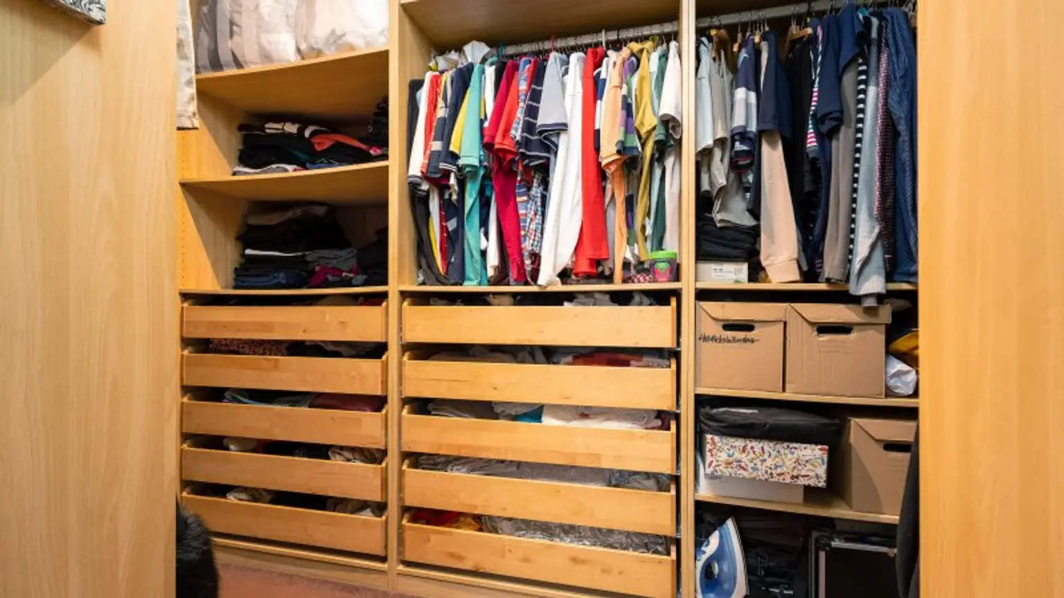 ! "take your bags and move in" ! 4,5 Zimmer, Terrasse, Garage & Pool! Grünruhelage!