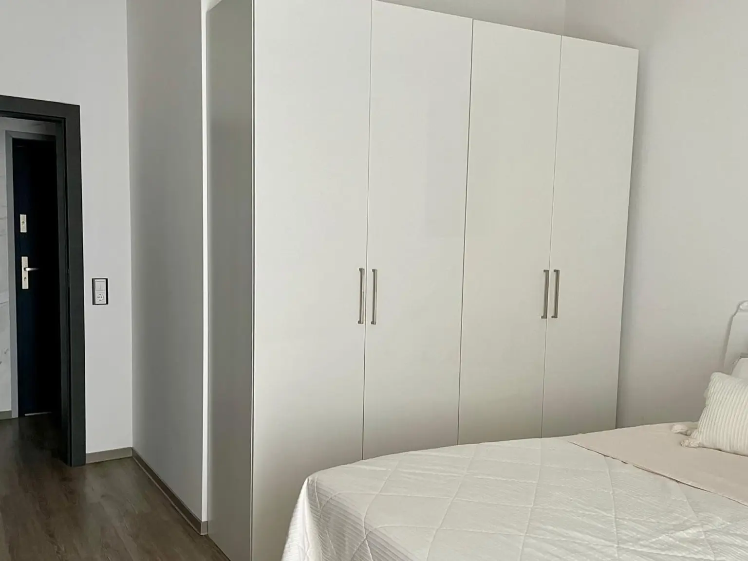 EXKLUSIVES WOHNEN AUF EINER EBENE:
außergewöhnliches Einfamilienhaus
in bester Lage von Impfingen !!