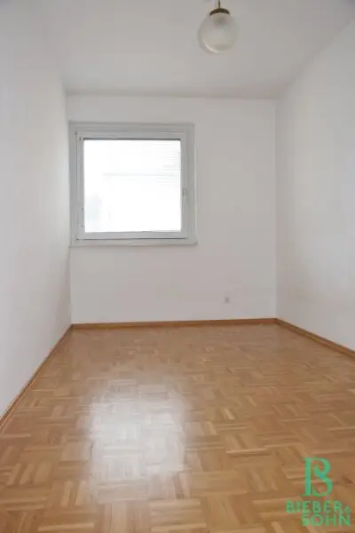 Sonnige Loggia-Wohnung mit Blick ins Grüne