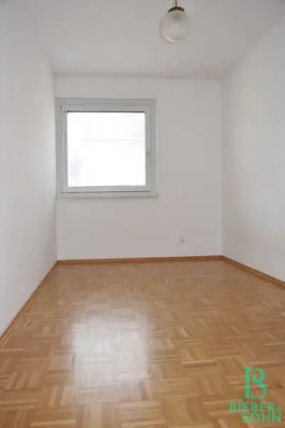 Sonnige Loggia-Wohnung mit Blick ins Grüne