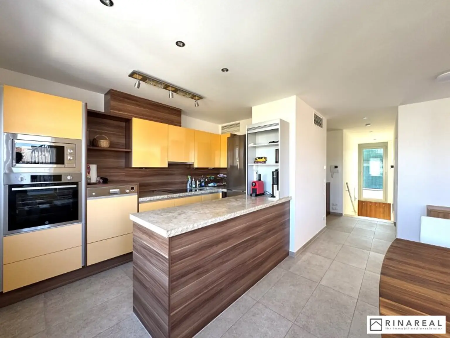 HUTWEIDENGASSE | Exklusives Penthouse mit traumhafter Dachterrasse | 3 Zimmer | ca. 99 m² Wohnfläche | teilmöbliert | zzgl. Duplex-Stellplatz
