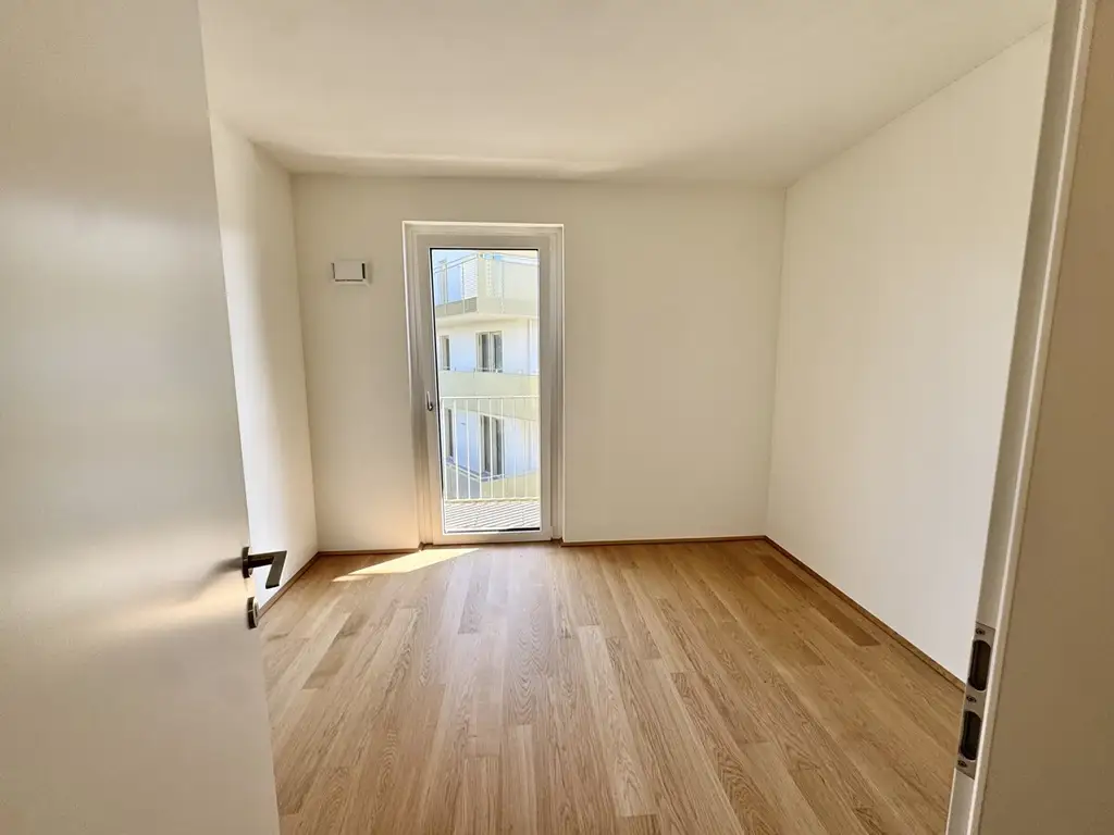 Hirschfeld: große, provisionsfreie und neue 5 Zimmer Wohnung mit Balkon - Preis jetzt sichern