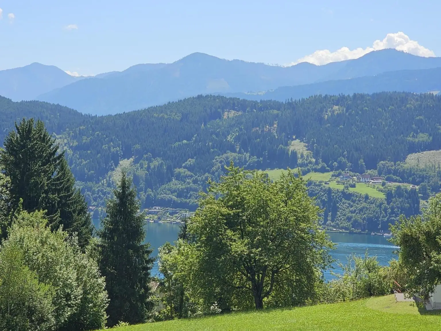 Gut geschnittene Wohnung in wunderschöner Lage am Sonnenplateau