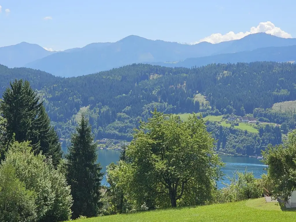 Gut geschnittene Wohnung in wunderschöner Lage am Sonnenplateau