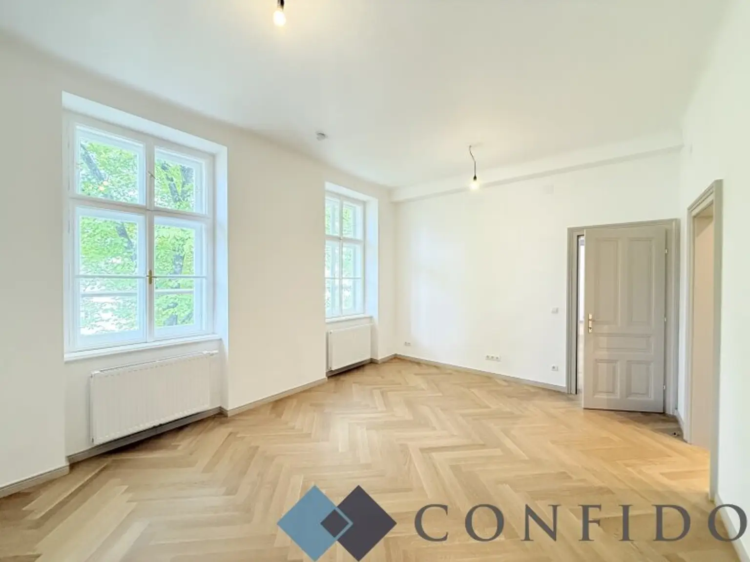 AM HEUMARKT - Traumhafte 4 Zimmer Altbauwohnung in großartiger Lage!