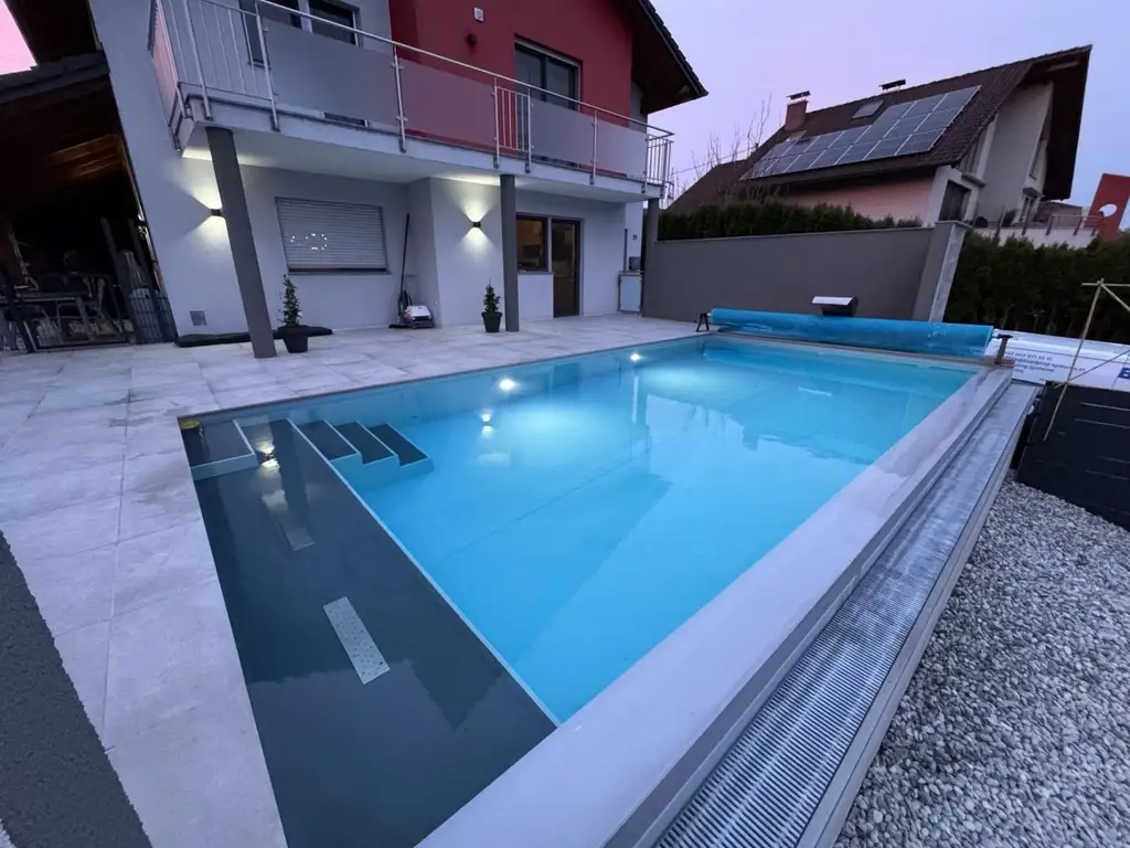 NÄHE WELS: Hochwertig modernisiertes Einfamilienhaus mit Traumgarten, Luxus - Poolanlage & smarter Haustechnik
