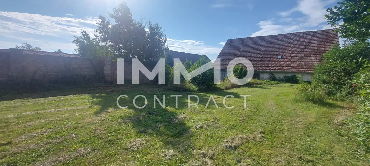 WOHN-UND GESCHÄFTSHAUS AUS DEM 16. JAHRHUNDERT IM HERZEN VON LANGENLOIS 
100 m Kellerröhre, Nebengebäude, Innenhof, Geschäftslokale, usw.