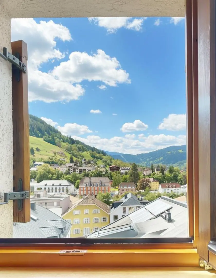 Landeck - Haus - Aussicht SZ DG