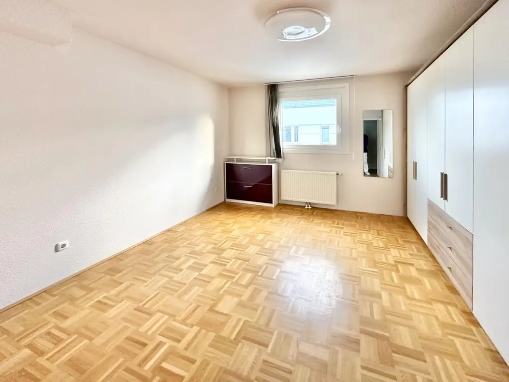 Loggia mit Fernblick, gute Infrastruktur & Zustand