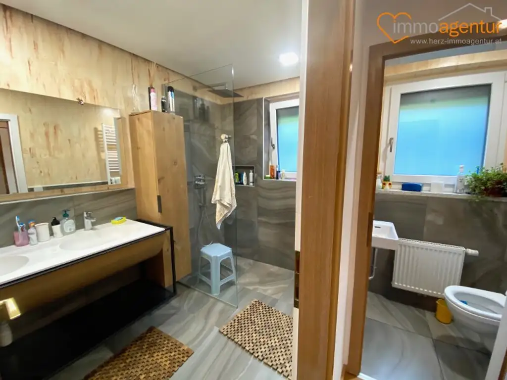 MODERNISIERTES WOHNJUWEL: 2-3 Wohneinheiten in Thalheimer Elite-Lage!