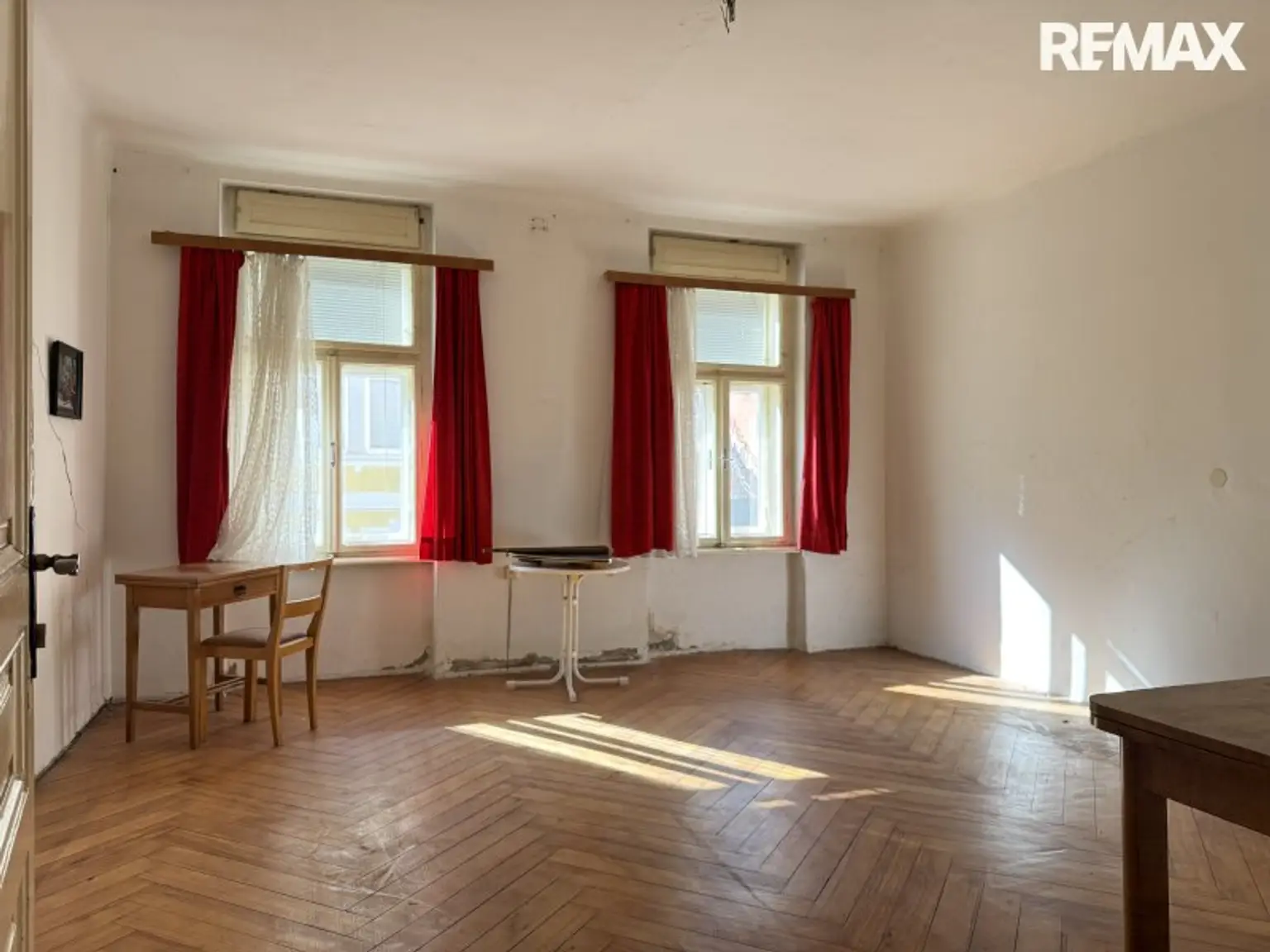 Zeitwandel - Mehrparteienhaus mit Entwicklungspotenzial in Wiener Neustadt!