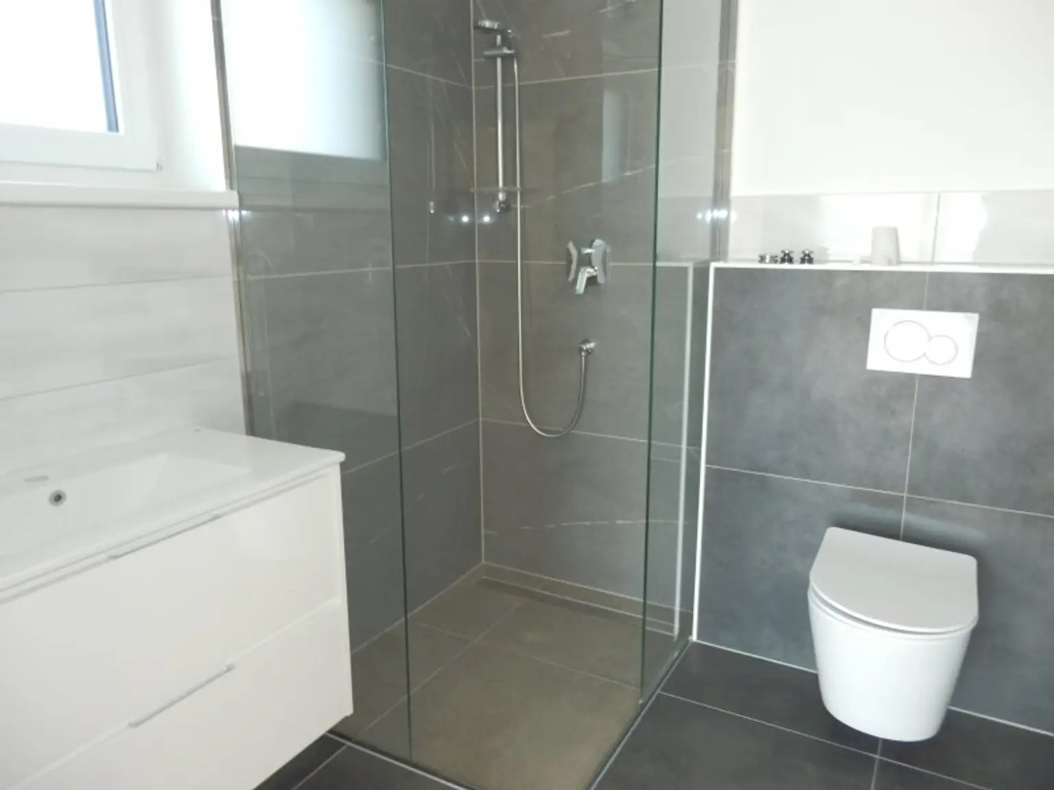 Topmodernes ZWEITBEZUGHAUS, 5 Zimmer, Garten, Stellplatz !!