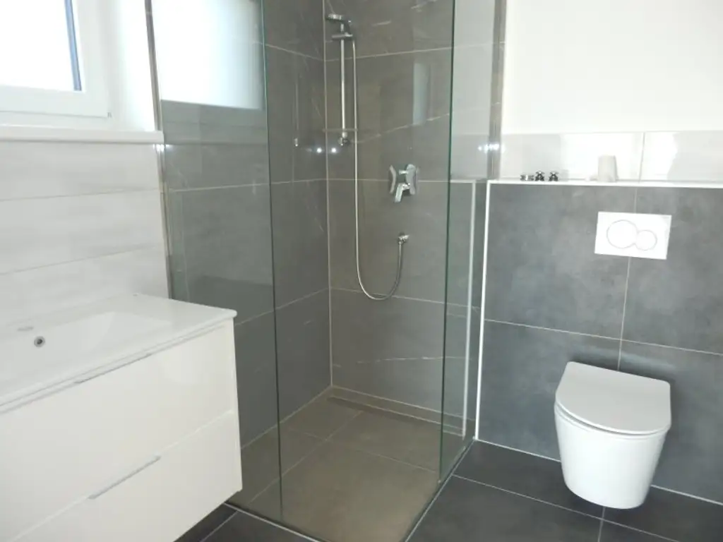 Topmodernes ZWEITBEZUGHAUS, 5 Zimmer, Garten, Stellplatz !!