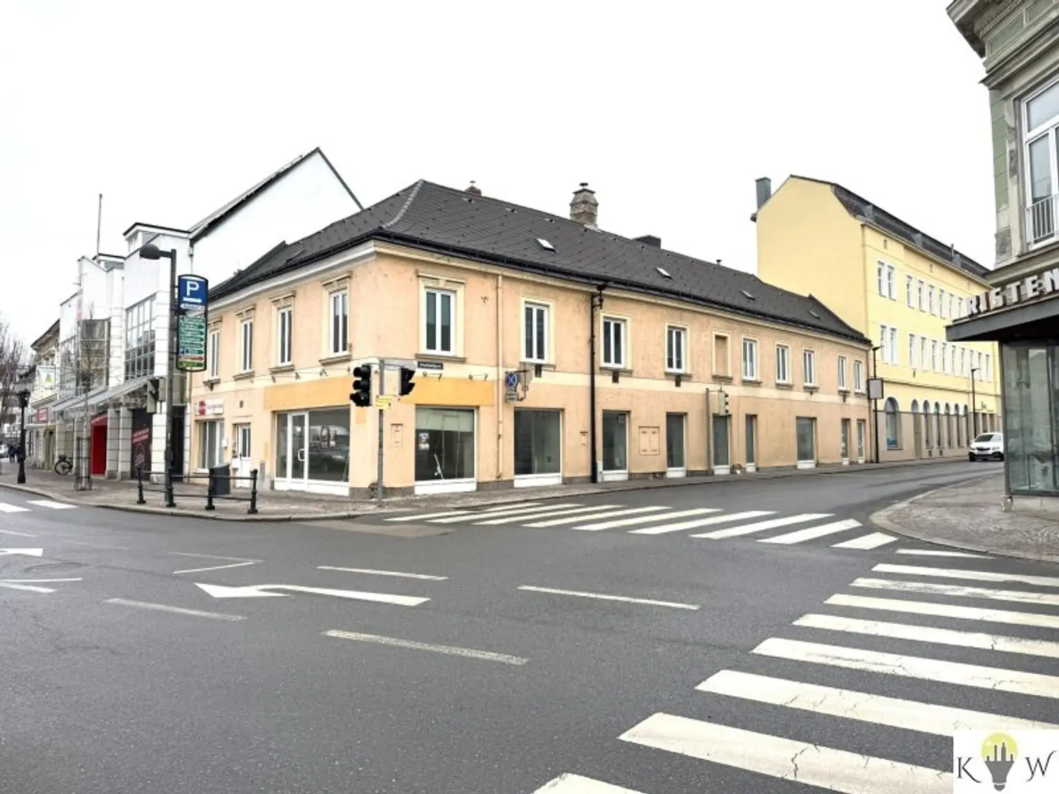 Zinshaus mit Baubewilligung für Umbau & Aufstockung in Bestlage – Zentrum Stockerau