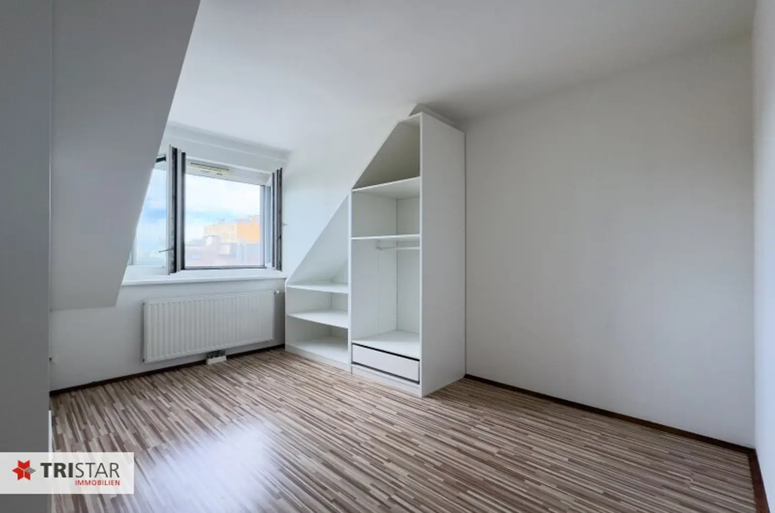 4-Zimmer-Dachtraum mit Südwest-Terrasse & Weitblick & Garage