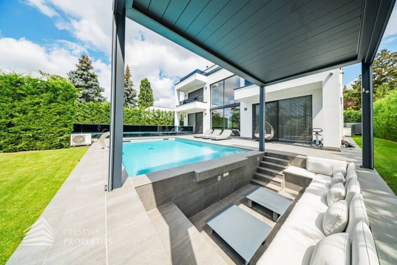 Grandiose Luxusvilla mit Pool - Ihr Rückzugsort Nähe Wienerberg