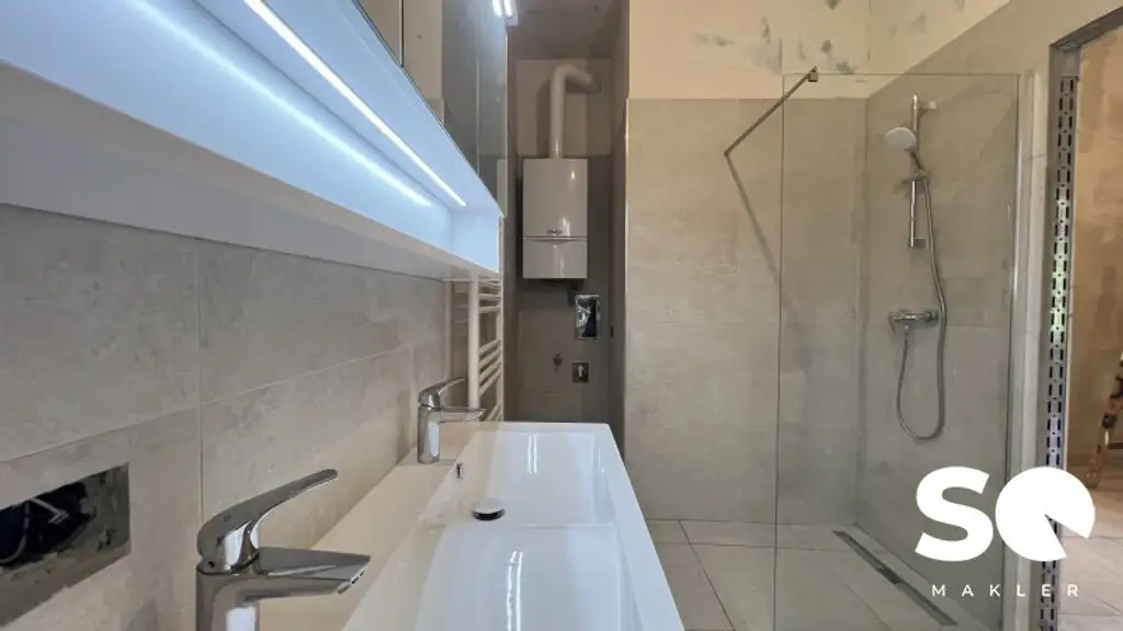 # SQ - ERSTBEZUG - 3 ZIMMER WOHNUNG NÄHE TABORSTRASSE - BLUMAUERGASSE - 3 STOCK OHNE LIFT (DERZEIT IN SANIERUNG)
