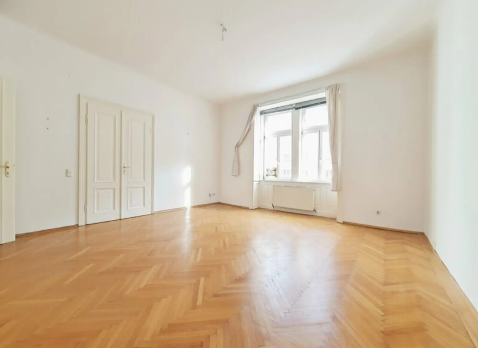 ++RARITÄT** ALTBAU-WOHNUNG mit Stil in Begehrter Lage! ++ Nähe Galleria, Arenbergpark, U-Bahn