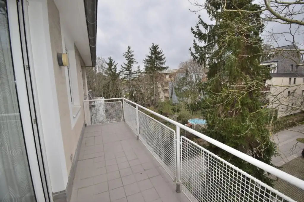Balkonwohnung, sehr ruhig, Aufzug