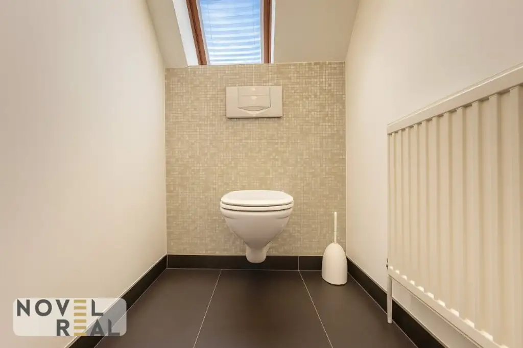 Exklusive Villa mit privatem Pool und idyllischem Garten in Toplage von Wien-Hietzing!