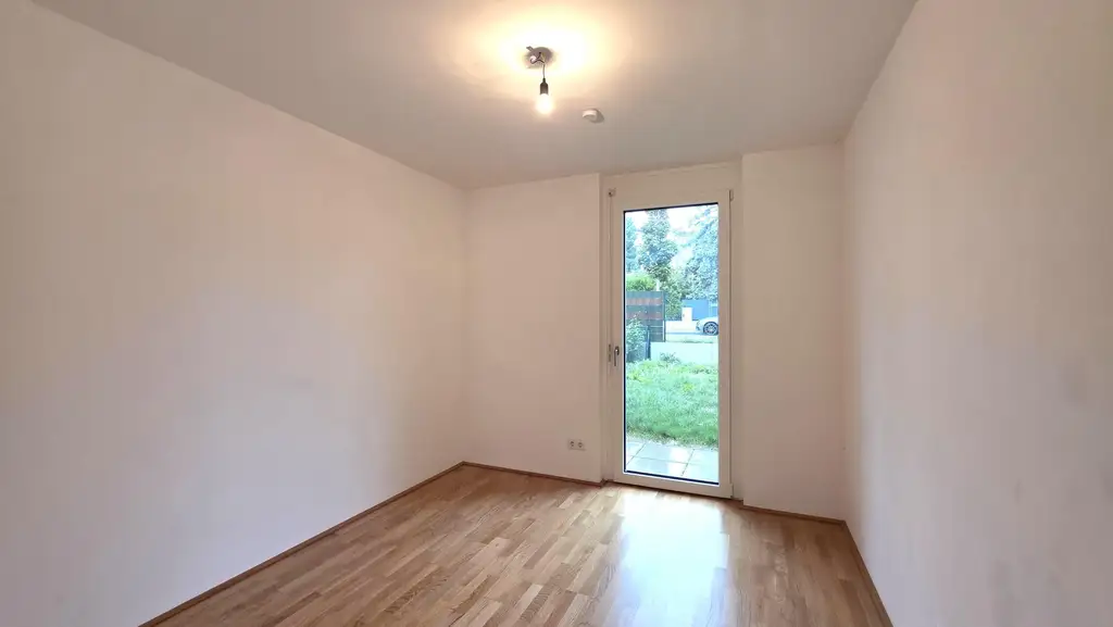 Moderne 4-Zimmer DG-Wohnung mit Kühlung und Süd-Terrasse!