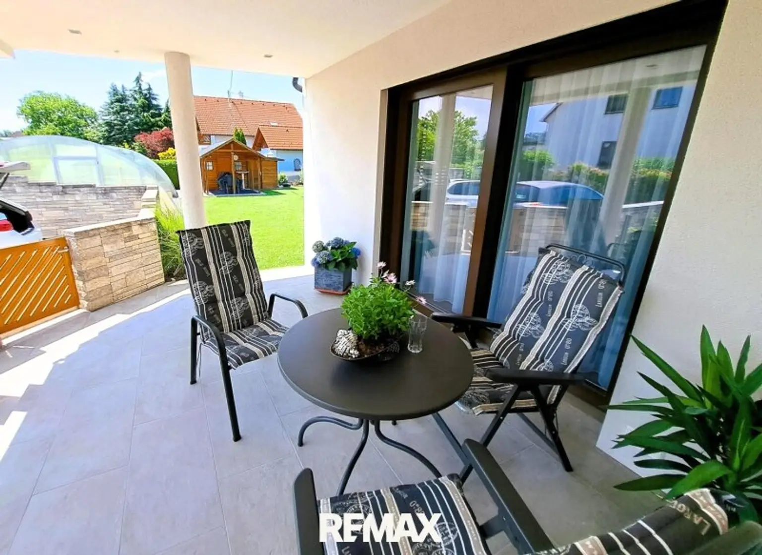 EG - überdachte Terrasse