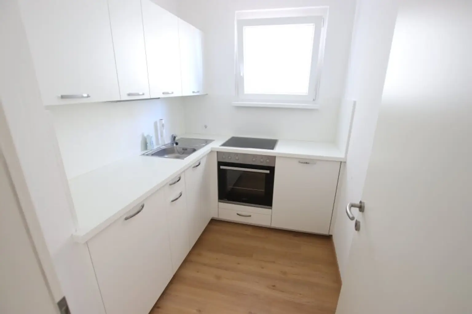 Schöne sanierte 2 Zimmer Wohnung mit Loggia in Waidmannsdorf - Lodengasse