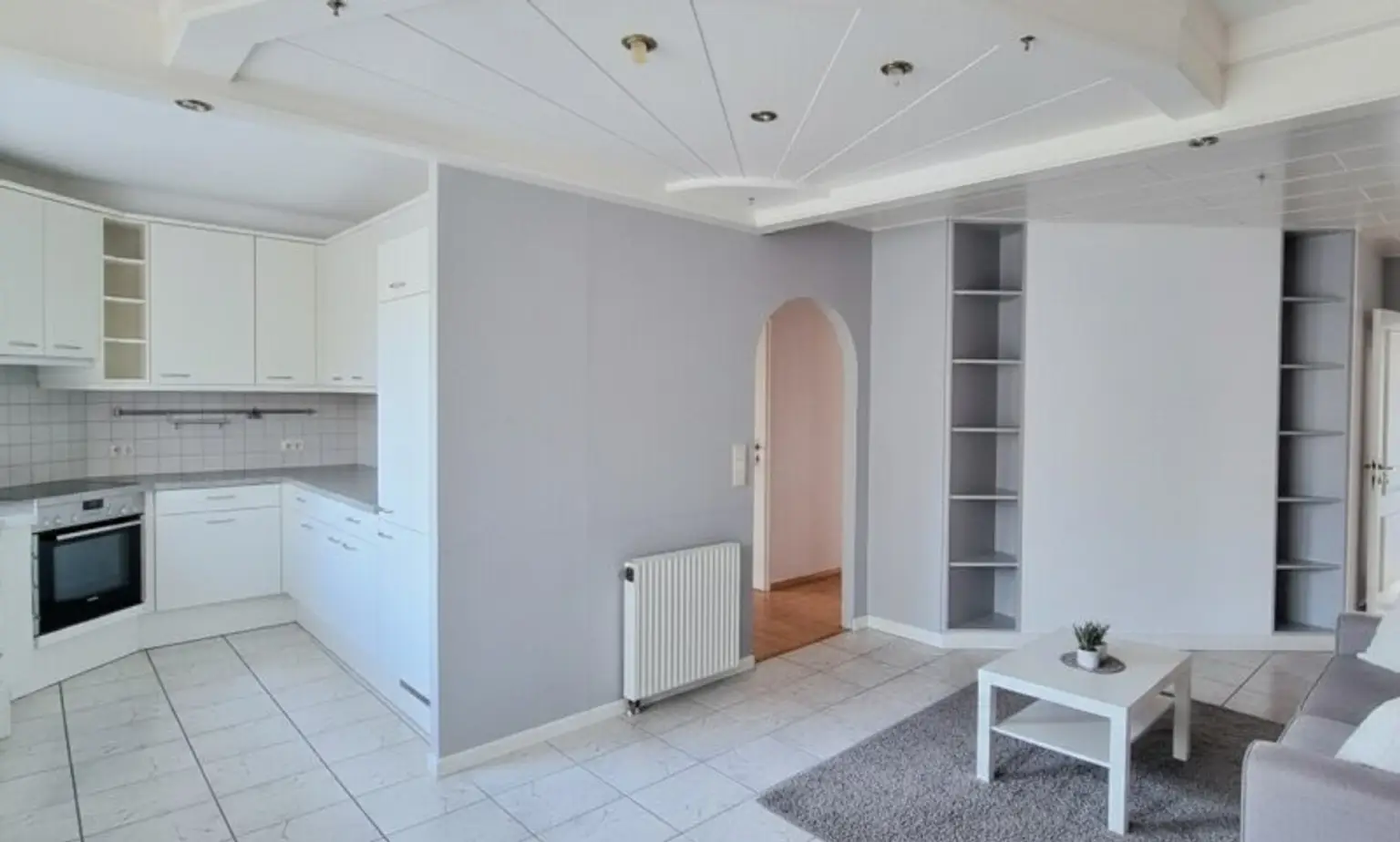 Charmante 3-Zimmer-Loggia-Wohnung nahe der De-la-Salle-Schule