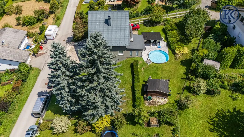Vielseitiges Wohnhaus mit Garten, Pool & Ausblick – Ruhelage in Eichgraben