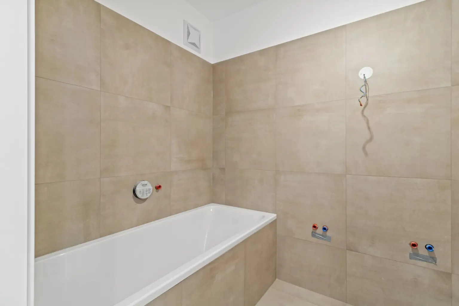 R | ++ NEU ++ MODERNE DREI Zimmer mit DACHTERRASSE - Top Lage! | Prima Service Immobilien