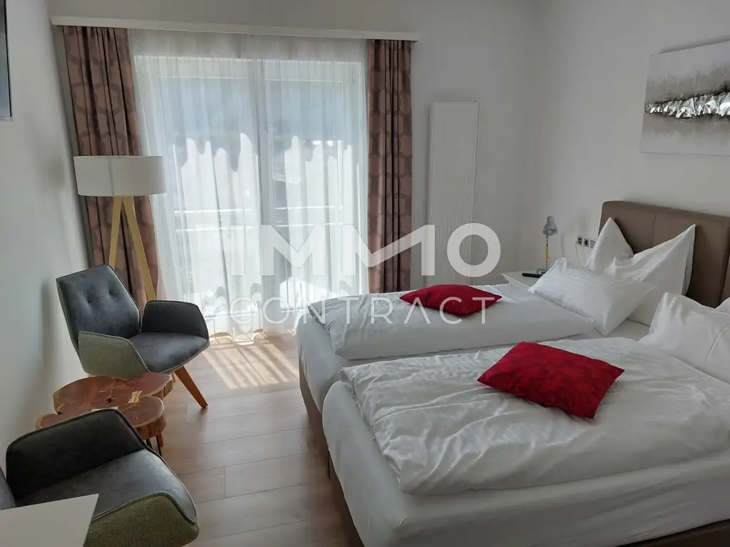 EINZIGARTIGES BETRIEBSBEREITES HOTEL-BAR-RESTAURANT AM HAUPTPLATZ
