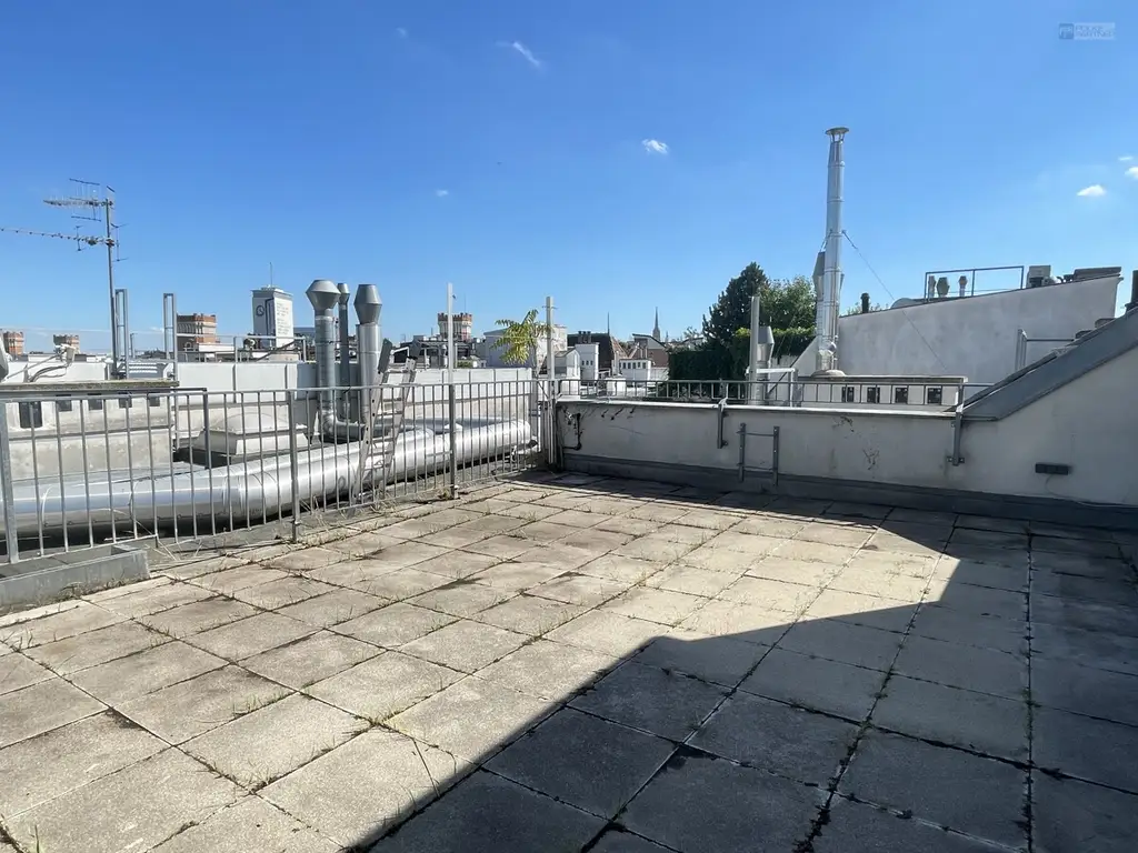 OBENAUF - IM SERVITENVIERTEL