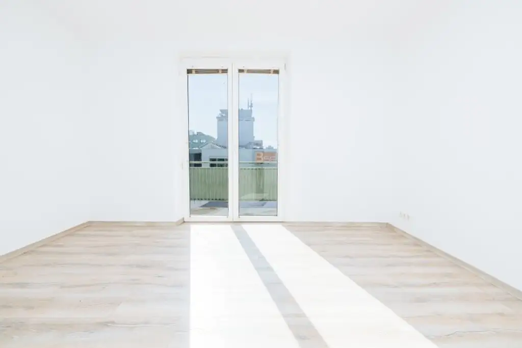 HIGHLIGHT I 4. STOCK MIT LIFT I RENOVIERT I MODERNE DUSCHE I TOP-AUSGESTATTETE KÜCHE I ZENTRAL & NÄHE BAHNHOF I HAUSTIERE WILLKOMMEN I STILVOLLES WOHNEN I DURCHDACHTER GRUNDRISS I PROJEKT WOHNEN