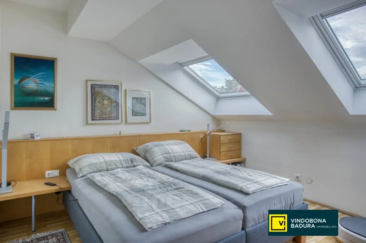 Rooftop Vibes für Zwei | Charmantes Dachjuwel mit Terrasse bei der Volksoper