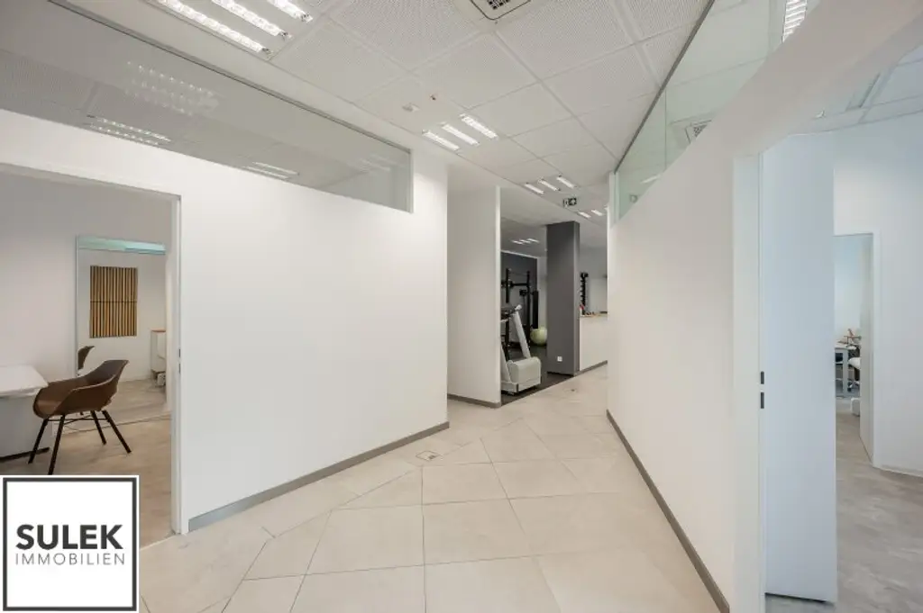 Ihr neuer Unternehmenssitz: Modernes Büro/ Praxisgebäude in Mödling mit Top-Anbindung