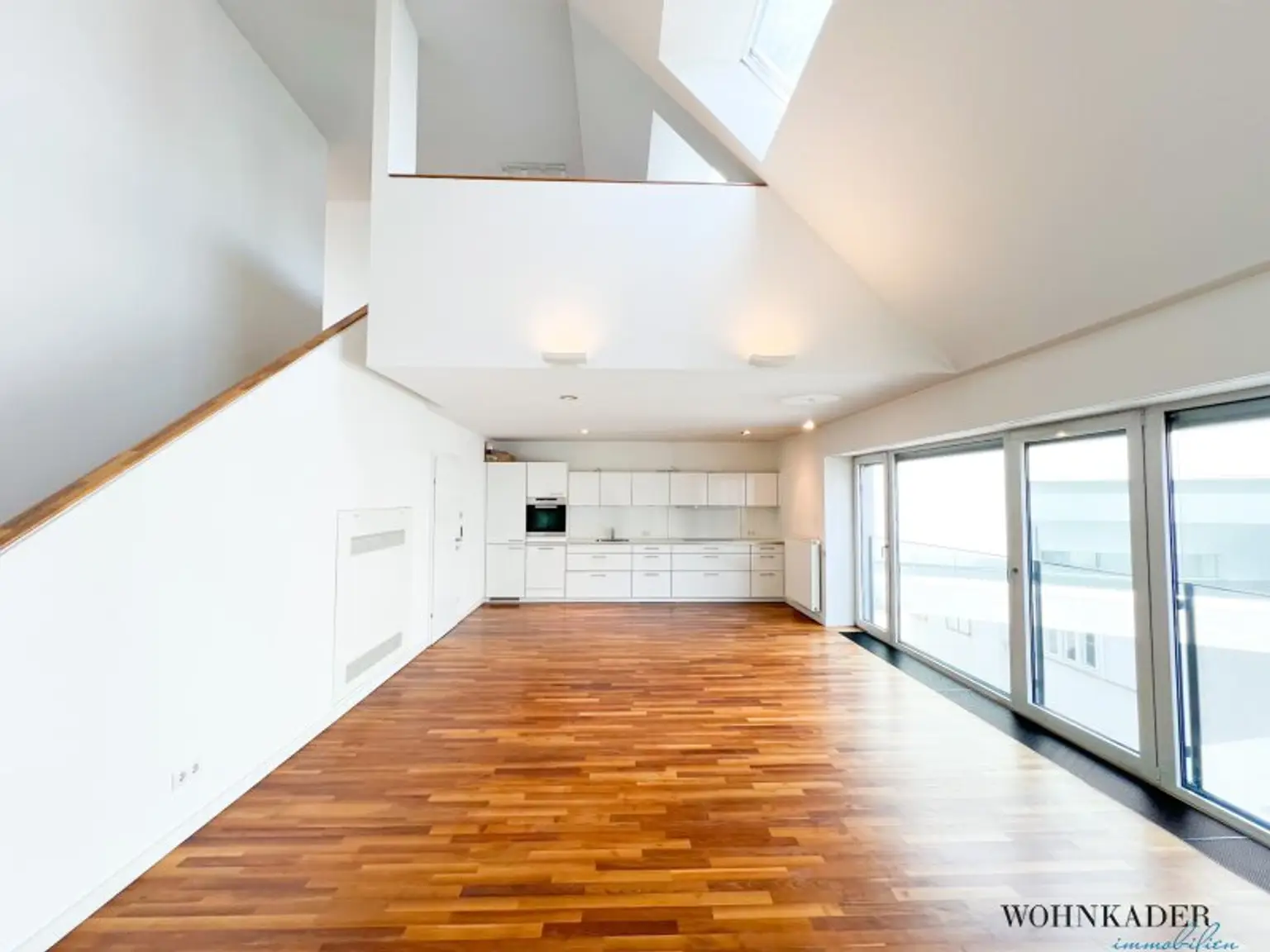 Exklusive 130 m² Dachgeschosswohnung mit Terrasse, Dachterrasse und atemberaubendem Blick auf den Stephansdom