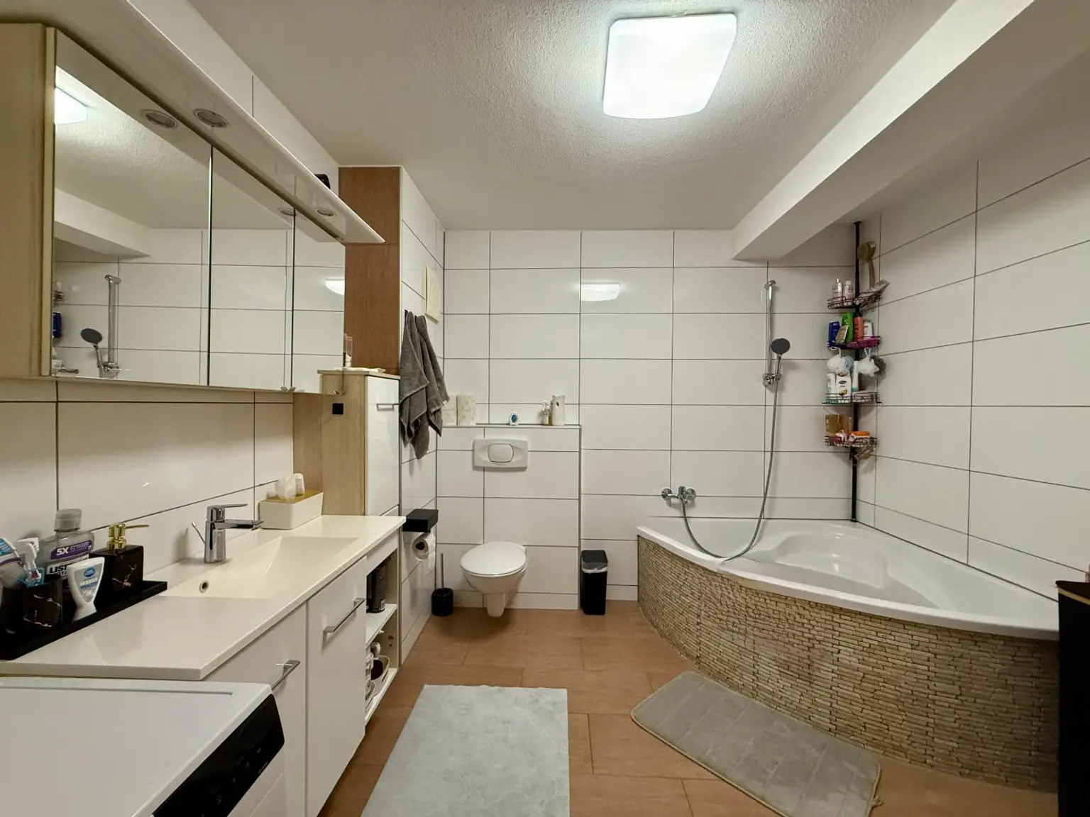 EINZIEHEN & WOHLFÜHLEN - Helle 3-Zimmer-Wohnung mit Terrasse und Parkplatz