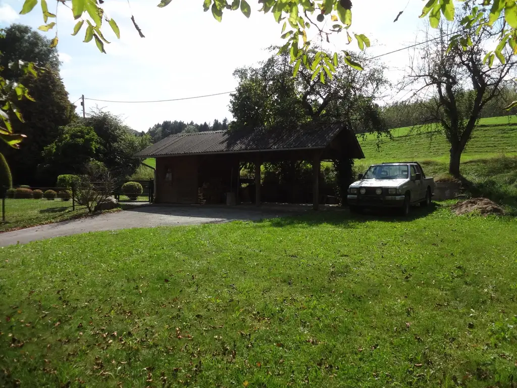 GROSSES LANDHAUS MIT SCHÖNEM GARTEN!