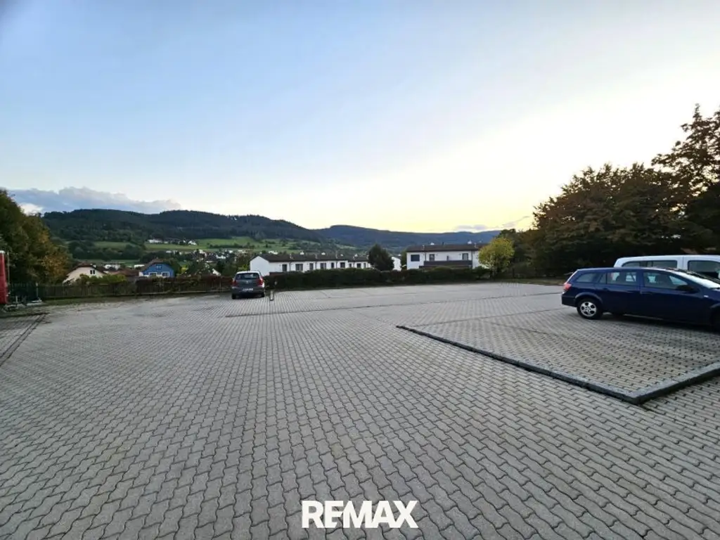 Charakteristisches Zinshaus im Ortszentrum