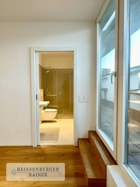 HOCHWERTIG, GROSSZÜGIG, SONNIG /// herrliche Dachterrassenwohnung /// Jacquingasse